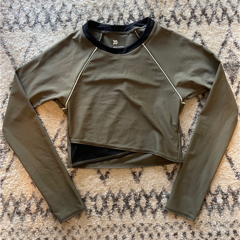 All in Motion XS active top